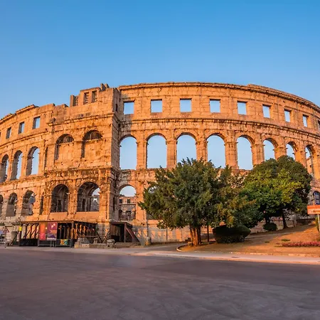 Two-bedroom In Ii アパート プーラ