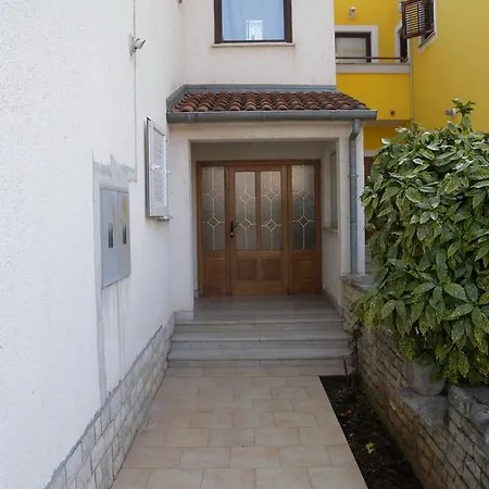 Two-bedroom In Pula Ii Apartment