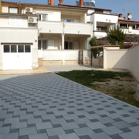Two-bedroom In Pula Ii *