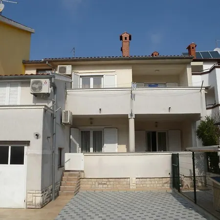 Apartment Two-bedroom In Pula Ii