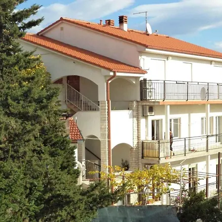Two-bedroom In Ii Pula