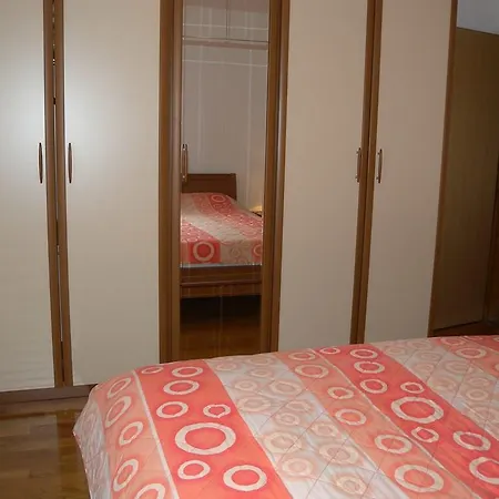 Two-bedroom In Ii Appartement *